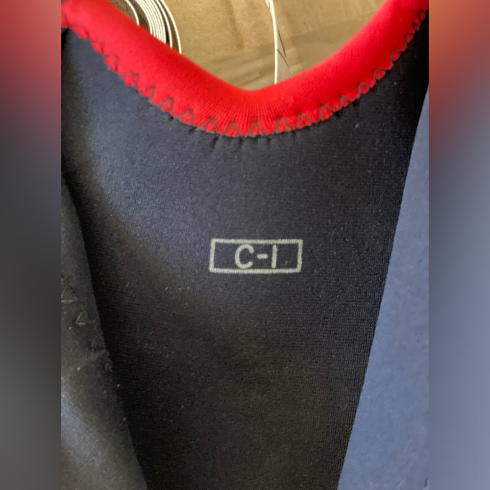 DISNEY x BODY GLOVE CHILDREN’S WETSUIT - Picture 8 of 10